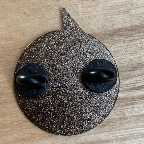 Exclusive Rick & Morty "Pickle Rick" Collector Enamel Pin - Picture 3 of 4